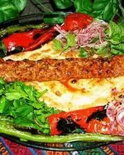 Zoom sur le Adana Kebab