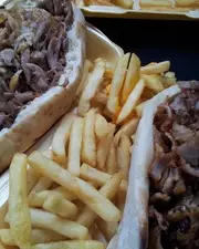 Kebab mix poulet-veau frites - Restaurant Kemer à Courbevoie