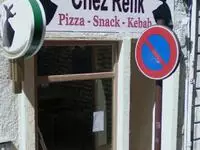 Chez Refik Pau